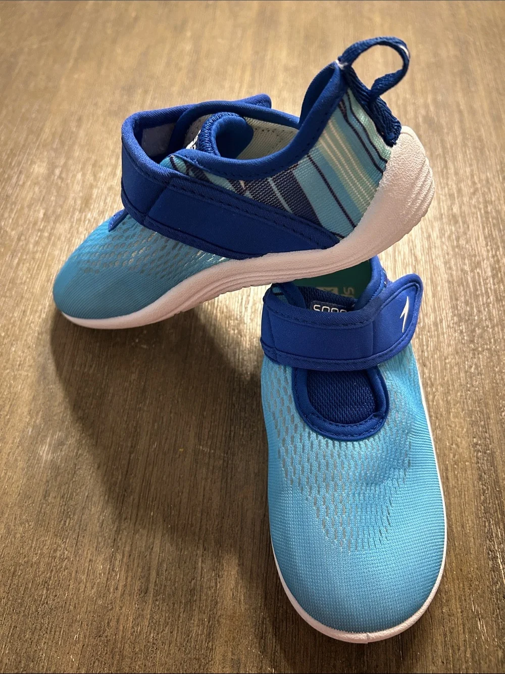 Speedo Kids Blue and Teal Hook-and-Loop Water Shoes, S. XL,11/12, Like New,